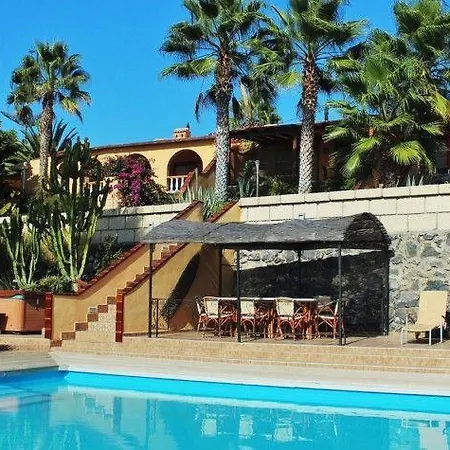 Casa Sevilla Finca Sanjuan *